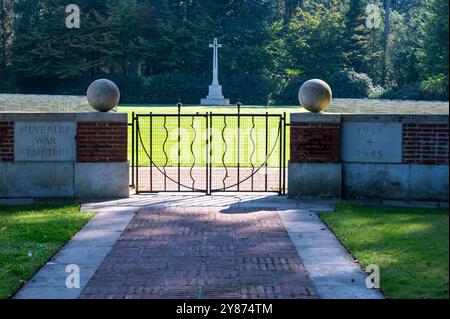 Cimetières et environnement verdoyant au cimetière de guerre, Heverlee, Brabant flamand, Belgique, SEP 21, 2024 Banque D'Images