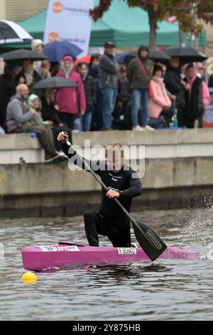 Potsdam, Allemagne. 03 Oct, 2024. Le canoéiste Hannes Grambow participe au 3e Potsdam Canoe Sprint sur la branche Alte Fahrt de la Havel. Crédit : Michael Bahlo/dpa/Alamy Live News Banque D'Images