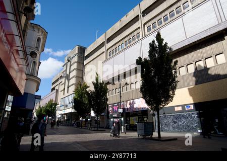 Bradford se prépare à être UK City of culture 2025. Le centre commercial Kirkgate des années 1970, Bradford, dont la démolition est prévue. Banque D'Images