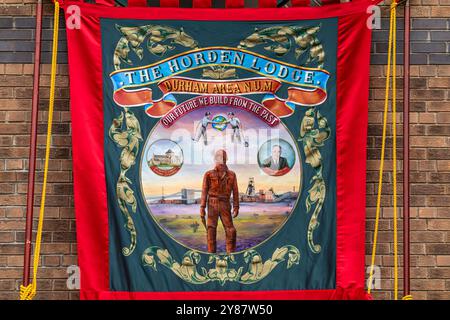 Durham, États-Unis Durham, Angleterre, Royaume-Uni. 13 juillet 2024. Les groupes jouent au Magdalene Steps, un endroit clé du Durham Miners Gala, qui marque la 40e Ann Banque D'Images