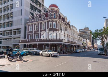Cape Town, Afrique du Sud - 31 août 2022 : promenade dans long Street, la rue principale du Cap, en Afrique du Sud Banque D'Images