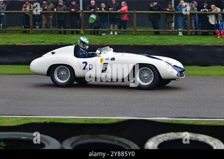 Tazio Ottis, Ferrari 750 Monza, Freddie March Memorial Trophy, une course de soixante minutes dans le crépuscule tôt, deux épreuves de pilotes pour les voitures de sport rappelant o Banque D'Images