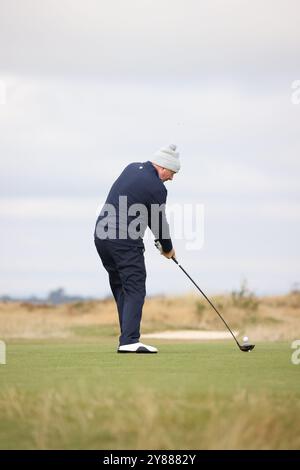 Alfred Dunhill Links Championships 2024. L'ancien parcours. St Andrews. Fife, Royaume-Uni. 03 Oct, 2024. Le radiodiffuseur Piers Morgan s'est enfilé pendant son tour (crédit photo : David Mollison/Alamy Live News Banque D'Images