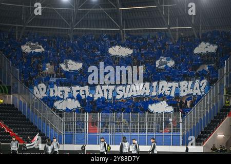 Linz, Autriche. 03 Oct, 2024. LINZ, AUTRICHE -3 OCTOBRE : fans de Djurgarden IF lors du match de la phase MD1 de la Ligue de l'UEFA 2024/25 entre LASK et Djurgarden Oberoesterreich Arena le 3 octobre 2024 à Linz, Autriche.241003 SEPA 20 028 - 20241003 PD8781 crédit : APA-PictureDesk/Alamy Live News Banque D'Images