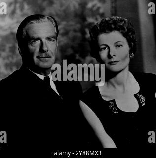 Sir Anthony et Lady Eden -- le premier ministre de Grande-Bretagne photographié avec sa femme. Avant leur mariage, en 1952, elle était Clarissa Spencer Churchill. 12 octobre 1955. (Photo de Vivienne, Camera Press) Banque D'Images