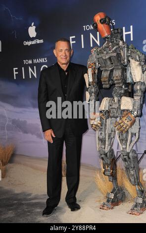 Tom Hanks à l'Apple Original films 'première de 'Finch' tenue au Pacific Design Center à West Hollywood, Etats-Unis, le 2 novembre 2021. Banque D'Images