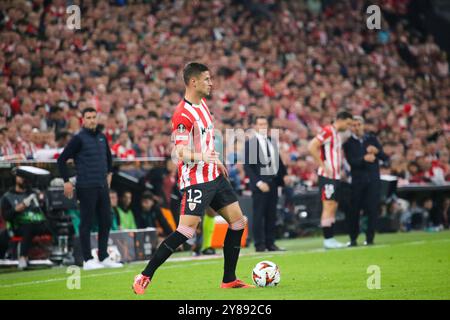 Bilbao, Espagne, 03 octobre 2024 : Gorka Guruzeta (12 ans), joueuse de l'Athletic Club, avec le ballon lors du match de la phase de Groupe de l'UEFA Europa League 2024-25 entre l'Athletic Club et l'AZ Alkmaar, le 03 octobre 2024 au stade San Mamés de Bilbao, Espagne. Crédit : Alberto Brevers / Alamy Live News. Banque D'Images