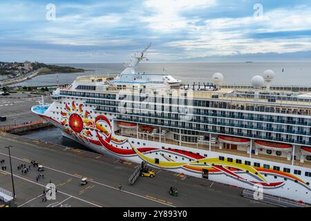 Victoria, C.-B., Canada - 26 septembre 2024 : le côté poste du navire Norwegian Sun de Norwegian Cruise Line amarré au poste de Victoria, en Colombie-Britannique Banque D'Images