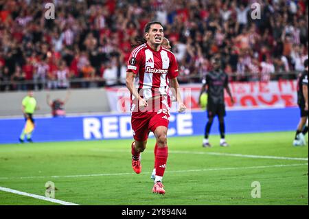 Pirée, Pirée, Grèce. 3 octobre 2024. 32 SANTIAGO HEZZE de l'Olympiacos FC célèbre un but lors de l'Europa League, match de la Journée 2 entre l'Olympiacos FC et le SC Braga au stade Georgios Karaiskakis le 3 octobre 2024, au Pirée, en Grèce. (Crédit image : © Stefanos Kyriazis/ZUMA Press Wire) USAGE ÉDITORIAL SEULEMENT! Non destiné à UN USAGE commercial ! Banque D'Images