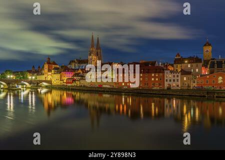 Vue panoramique de la vieille ville de Ratisbonne sur le Danube en Allemagne Banque D'Images