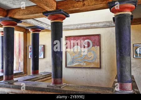 Une salle du Palais avec des peintures à Knossos en Crète, Grèce, Europe Banque D'Images