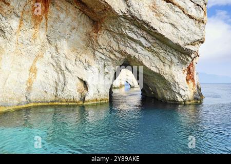 Les célèbres grottes bleues dans l'île de Zakynthos, Grèce, Europe Banque D'Images