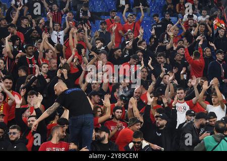 Rome, Latium. 03 Oct, 2024. Fans de l'OGC Nice lors du deuxième tour de qualification de la Ligue Europa - match de 2ème manche entre le SS Lazio et l'OGC Nice au stade olympique, Italie, le 03 octobre 2024. AllShotLive Credit : Sipa USA/Alamy Live News Banque D'Images
