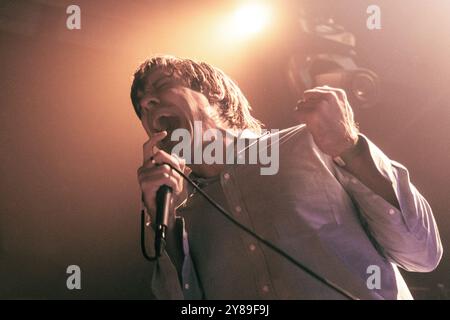 Copenhague, Danemark. 02 octobre 2024. Le chanteur américain John Maus donne un concert au Pumpehuset à Copenhague. Banque D'Images