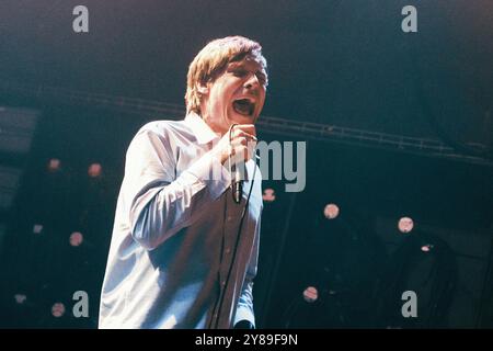 Copenhague, Danemark. 02 octobre 2024. Le chanteur américain John Maus donne un concert au Pumpehuset à Copenhague. Banque D'Images
