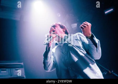 Copenhague, Danemark. 02 octobre 2024. Le chanteur américain John Maus donne un concert au Pumpehuset à Copenhague. Banque D'Images