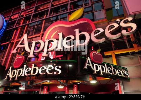 New York, États-Unis. 02 octobre 2024. Un restaurant Applebee's est vu sur la 42e rue à Manhattan, New York. (Photo de Jimin Kim/SOPA images/SIPA USA) crédit : SIPA USA/Alamy Live News Banque D'Images