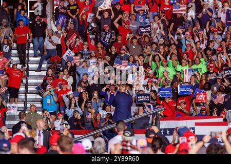 Saginaw, États-Unis. 03 Oct, 2024. L'ancien président Donald Trump lors d'un rassemblement à Saginaw, Michée, le 3 octobre 2024. (Photo de Andrew Roth/Sipa USA) crédit : Sipa USA/Alamy Live News Banque D'Images