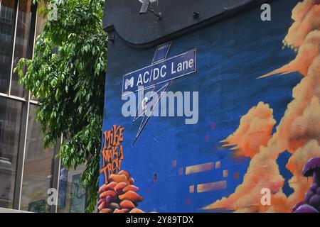 Vue sur AC DC Lane et ses graffitis à Melbourne, Australie Banque D'Images