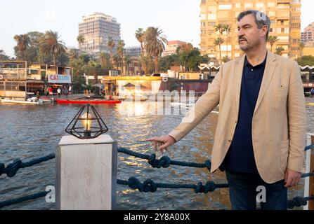 Kairo, Egypte. 04 octobre 2024. Markus Söder (CSU), ministre-président de Bavière, participe à une excursion en bateau sur le Nil. Söder entreprend un voyage de trois jours en Égypte. Crédit : Sven Hoppe/dpa/Alamy Live News Banque D'Images