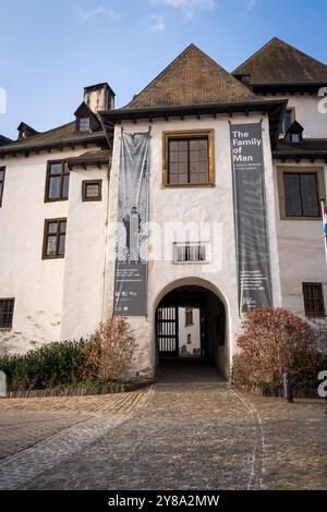 Le Château de Clervaux dans la ville de Clervaux dans le nord du Luxembourg Banque D'Images