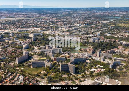 Vue aérienne de Toulouse ville et de la région Occitanie dans le sud de la France vu d'un avion Banque D'Images