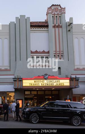 Mill Valley, États-Unis. 03 Oct, 2024. Ambiance lors de la projection nocturne d'ouverture de 'Conclave' au 47e Festival du film de Mill Valley au Outdoor Art Club le 03 octobre 2024 à Mill Valley, Californie. Photo : Picture Happy photos/imageSPACE/SIPA USA crédit : SIPA USA/Alamy Live News Banque D'Images