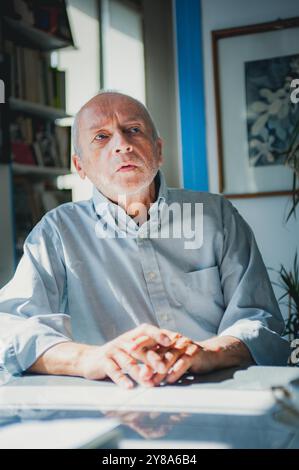 Gerard Cambon/le Pictorium - Max Geneve - 03/10/2024 - France/Ile-de-France (région)/Paris 10ème arrondissement (10ème arrondissement de Paris) - Portraits de Max Geneve chez lui à Paris le 2012 septembre 12. Crédit : LE PICTORIUM/Alamy Live News Banque D'Images