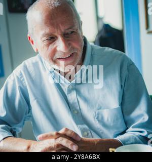 Gerard Cambon/le Pictorium - Max Geneve - 03/10/2024 - France/Ile-de-France (région)/Paris 10ème arrondissement (10ème arrondissement de Paris) - Portraits de Max Geneve chez lui à Paris le 2012 septembre 12. Crédit : LE PICTORIUM/Alamy Live News Banque D'Images