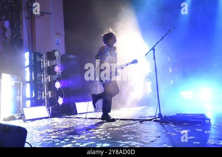 ROYAUME-UNI. 03 Oct, 2024. LONDRES, ANGLETERRE - 03 OCTOBRE : Rory Young des Sea Girls se produit à la Brixton Academy le 03 octobre 2024 à Londres, Angleterre. CAP/Mar © Mar/Capital Pictures crédit : Capital Pictures/Alamy Live News Banque D'Images