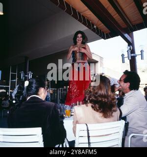 Traditioneller Gesang und Bauchtanz im Hotel Mena House in Gizeh, Ägypten um 1987. 90010000237 Banque D'Images