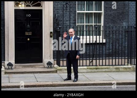 Londres, Royaume-Uni. 06th Feb, 2017. Image © concédée sous licence à Parsons Media. 06/02/2017. Londres, Royaume-Uni. Benjamin Netanyahu, le premier ministre d'Israël arrive pour rencontrer la première ministre du Royaume-Uni Theresa May au 10 Downing Street, Londres, Royaume-Uni. Photo de Ben Stevens/Parsons crédit média : andrew parsons/Alamy Live News Banque D'Images