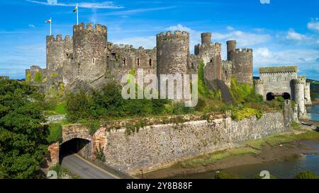 Château de Conwy sur la rivière Conwy. Image aérienne. Banque D'Images