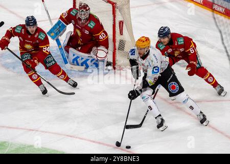 Duesseldorf, Deutschland. 1er octobre 2024. Jan Urbas (Fischtown Pinguins Bremerhaven, #09), GER Duesseldorfer EG v. Fischtown Pinguins Bremerhaven, Eishockey, Deutsche Eishockey-Liga, 5. Spieltag, saison 2024/2025, 01.10.2024 Foto : Eibner-Pressefoto/Fabian Friese crédit : dpa/Alamy Live News Banque D'Images