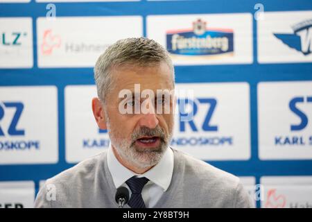 Villingen Schwenningen, Allemagne. 1er octobre 2024. Coach/entraîneur Mark French (ERC Ingolstadt) BEI der Pressekonferenz, PK nach dem Spiel der DEL 24-25, 5. Sptg. : Schwenninger Wild Wings vs ERC Ingolstadt crédit : dpa/Alamy Live News Banque D'Images