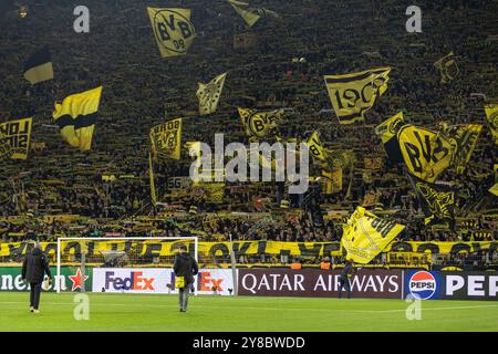 Dortmund, Deutschland. 1er octobre 2024. Fans von Borussia Dortmund UEFA Champions League : Borussia Dortmund - Celtic Glasgow ; signal Iduna Park, Dortmund ; 01.10.2024 crédit : dpa/Alamy Live News Banque D'Images