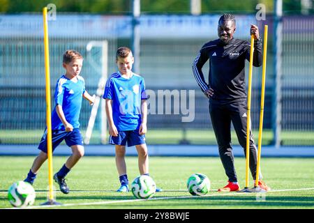 Rotterdam, pays-Bas. 04 octobre 2024. ROTTERDAM, 04-10-2024, Jeffrey Sarpong pendant son travail d'entraîneur de TIFA sports crédit : Pro Shots/Alamy Live News Banque D'Images