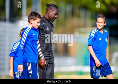 Rotterdam, pays-Bas. 04 octobre 2024. ROTTERDAM, 04-10-2024, Jeffrey Sarpong pendant son travail d'entraîneur de TIFA sports crédit : Pro Shots/Alamy Live News Banque D'Images