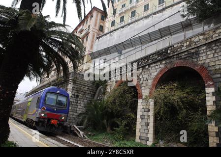 ITALIE LES CINQ TERRES BALLADE ENTRE CAMOGLIA ET LEVANTO VIA MONTARETTO & BONASSALA Banque D'Images