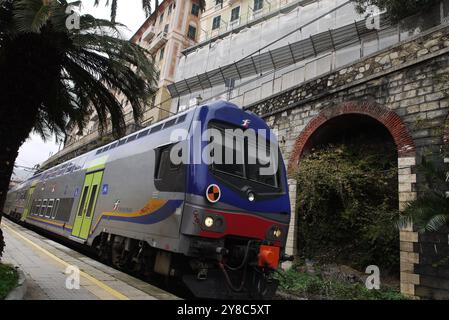 ITALIE LES CINQ TERRES BALLADE ENTRE CAMOGLIA ET LEVANTO VIA MONTARETTO & BONASSALA Banque D'Images