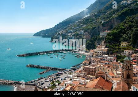 Vue d'Amalfi d'en haut / Vista di Amalfi dall'alto Banque D'Images