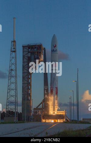 Cap Canaveral, États-Unis. 04 octobre 2024. ULA a lancé sa nouvelle mission d'essai Vulcan CERT-2 à 7h25 ED du SLC-41 Sunrise avec deux millions de livres de poussée Cape Canaveral Brevard County Florida USA. (Photo de Scott Schilke/SipaUSA) crédit : Sipa USA/Alamy Live News Banque D'Images