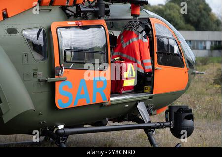 Duesseldorf, Deutschland. 04 octobre 2024. Hélicoptère de sauvetage SAR, exercice de contrôle des catastrophes LOKI24 à Duesseldorf-Hubbelrath, 4 octobre 2024, crédit : dpa/Alamy Live News Banque D'Images