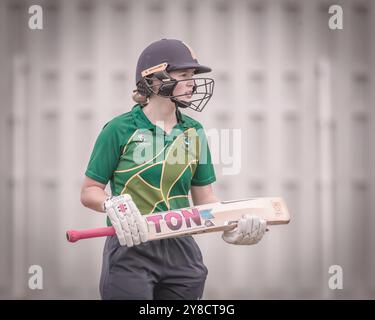 Trudy Johnson du Sessay Cricket Club jouant à Walton Park a été sélectionnée pour l'équipe d'Angleterre U19 en Coupe du monde T20. Mark P Doherty/Caughtlight Banque D'Images