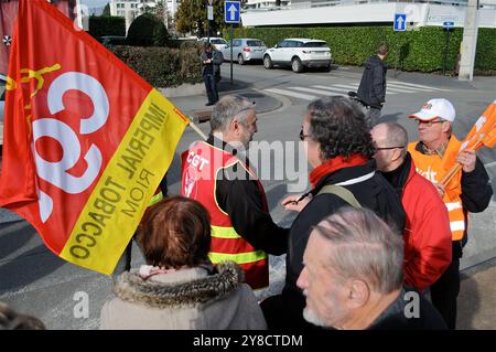 Les employés DE SEITA manifestent contre la fermeture du tissu de cigarettes, Rioms, Puy-de-Dôme, région Auvergne-Rhône-Alpes, France Banque D'Images