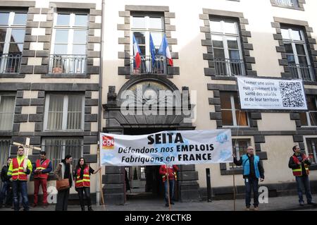 Les employés DE SEITA manifestent contre la fermeture du tissu de cigarettes, Rioms, Puy-de-Dôme, région Auvergne-Rhône-Alpes, France Banque D'Images