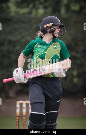 Trudy Johnson du Sessay Cricket Club jouant à Walton Park a été sélectionnée pour l'équipe d'Angleterre U19 en Coupe du monde T20. Mark P Doherty/Caughtlight Banque D'Images