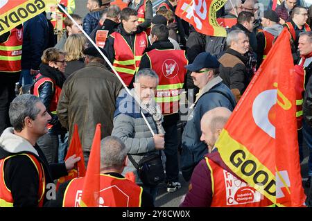 Les employés DE SEITA manifestent contre la fermeture du tissu de cigarettes, Rioms, Puy-de-Dôme, région Auvergne-Rhône-Alpes, France Banque D'Images