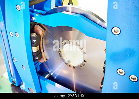 Frein à disque hydraulique de travail à double étrier industriel Banque D'Images