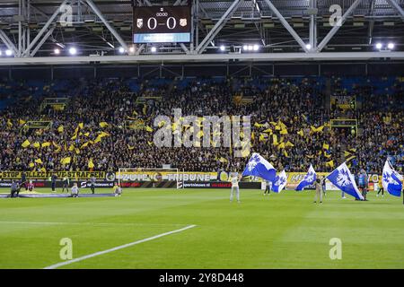 ARNHEM, 04-10-2024, Stadium GelreDome, football, Keukenkampioen divisie, saison 2023/2024, fans de vitesse pendant le match vitesse - FC Volendam crédit : Pro Shots/Alamy Live News Banque D'Images